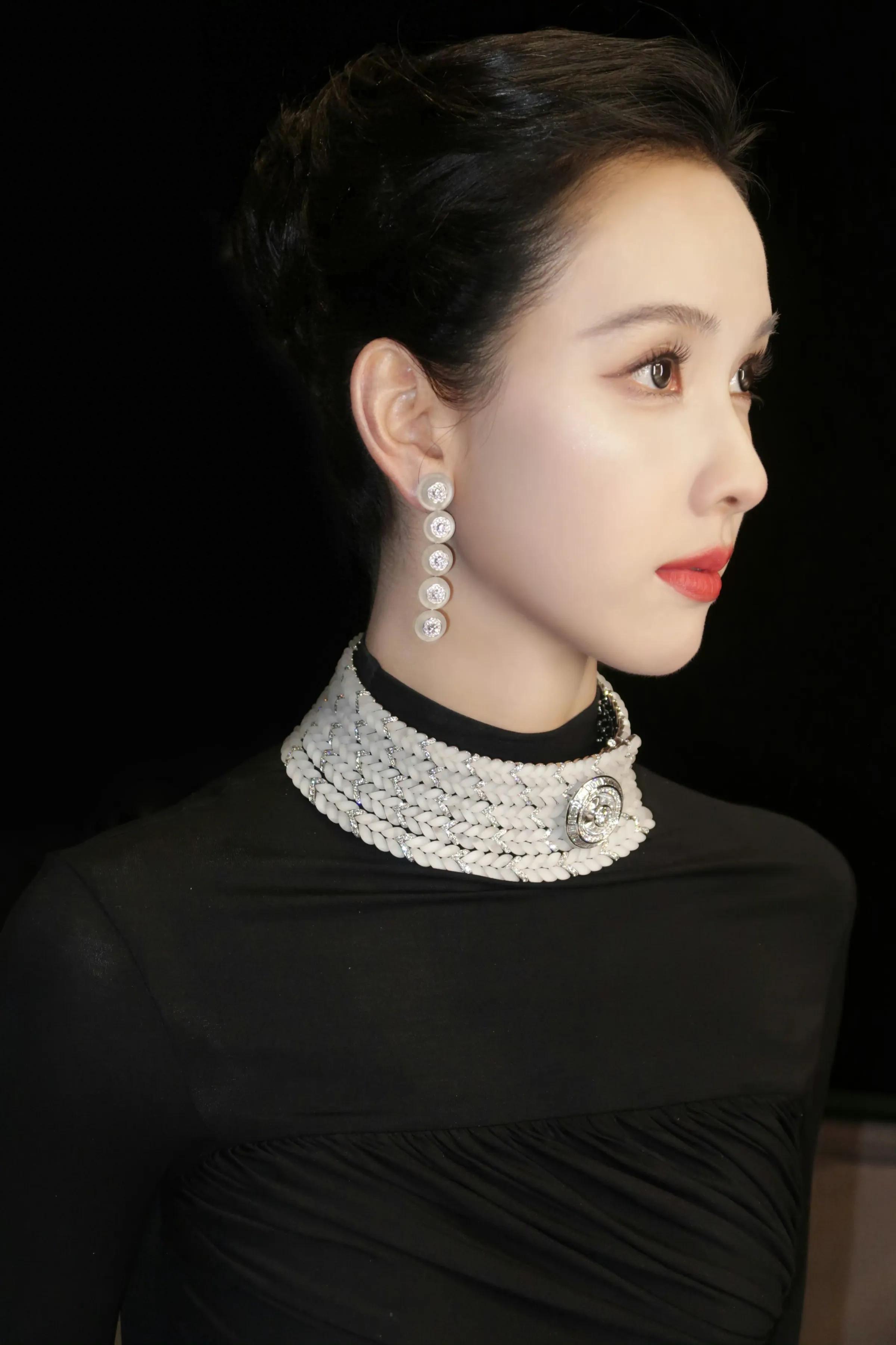 陈都灵，好漂亮的一颗头。