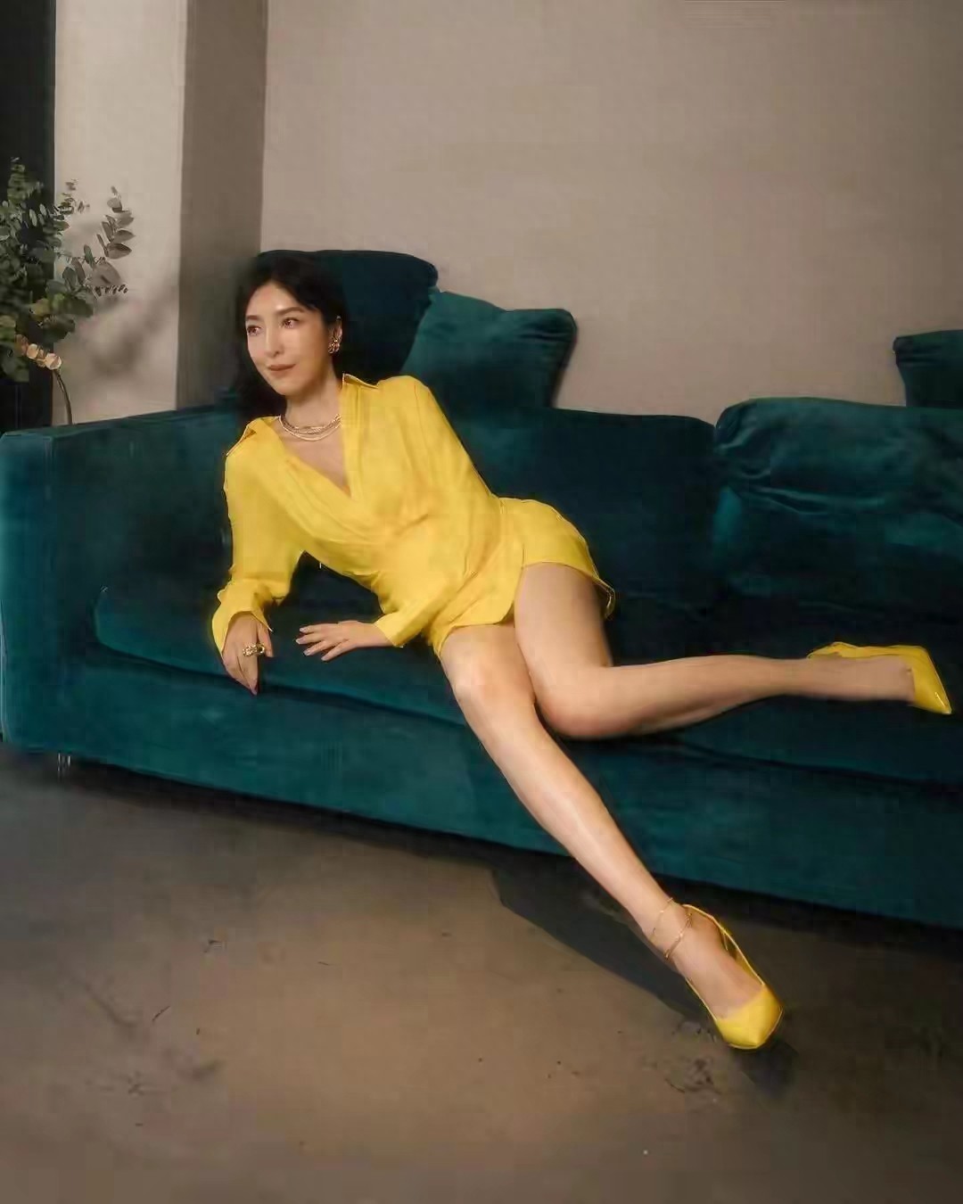 杨谨华御姐气场全开，美到让人挪不开眼