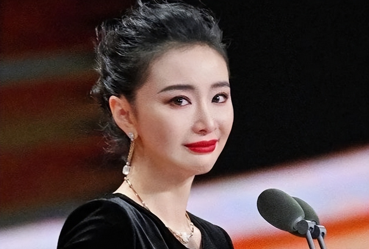 北影节后台，高叶对张颂文这一抱，彻底印证了孙红雷对她的评价