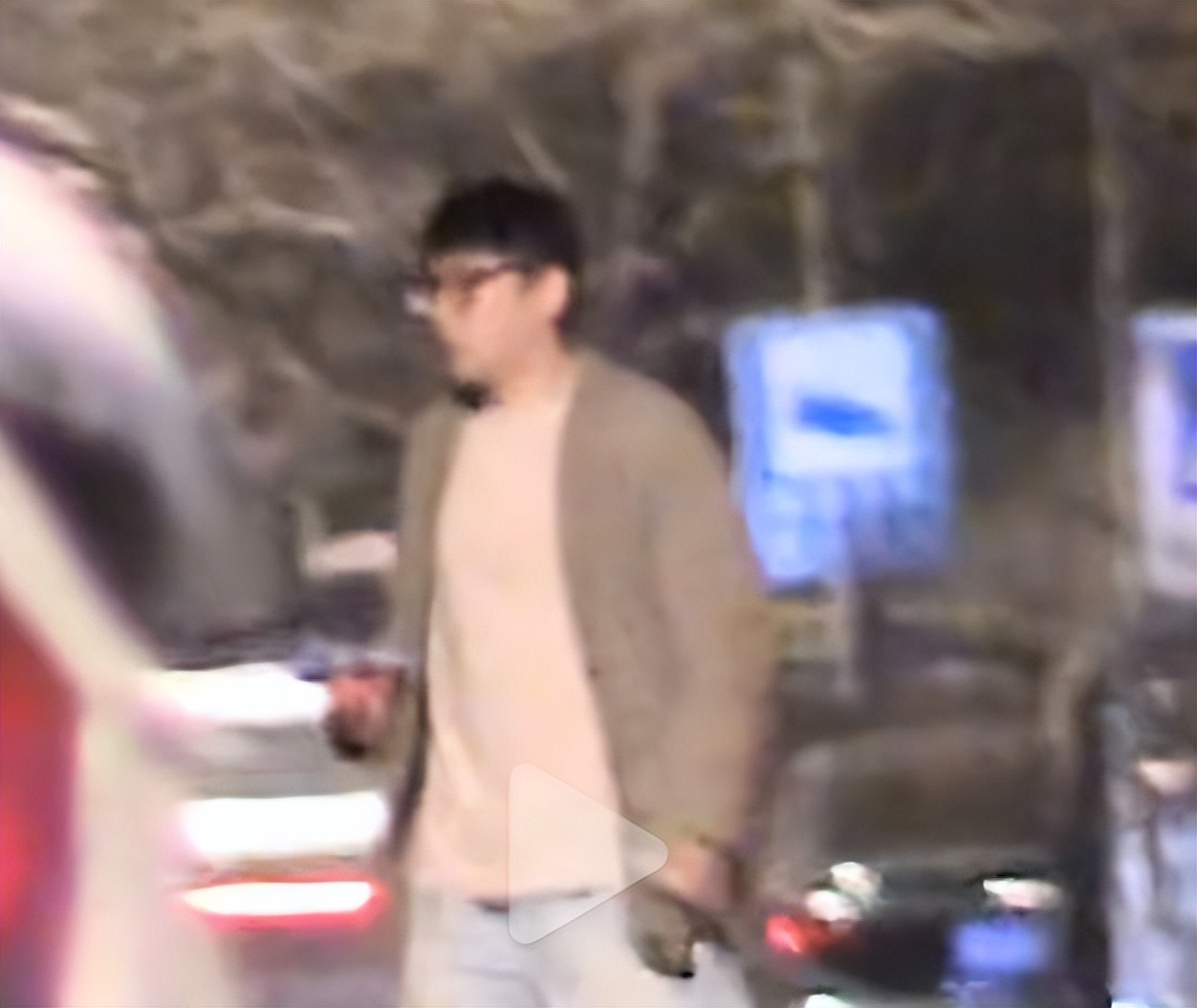与王鸥隐婚生子风波没完，何九华被曝大瓜，暴露一个小圈子的恶俗