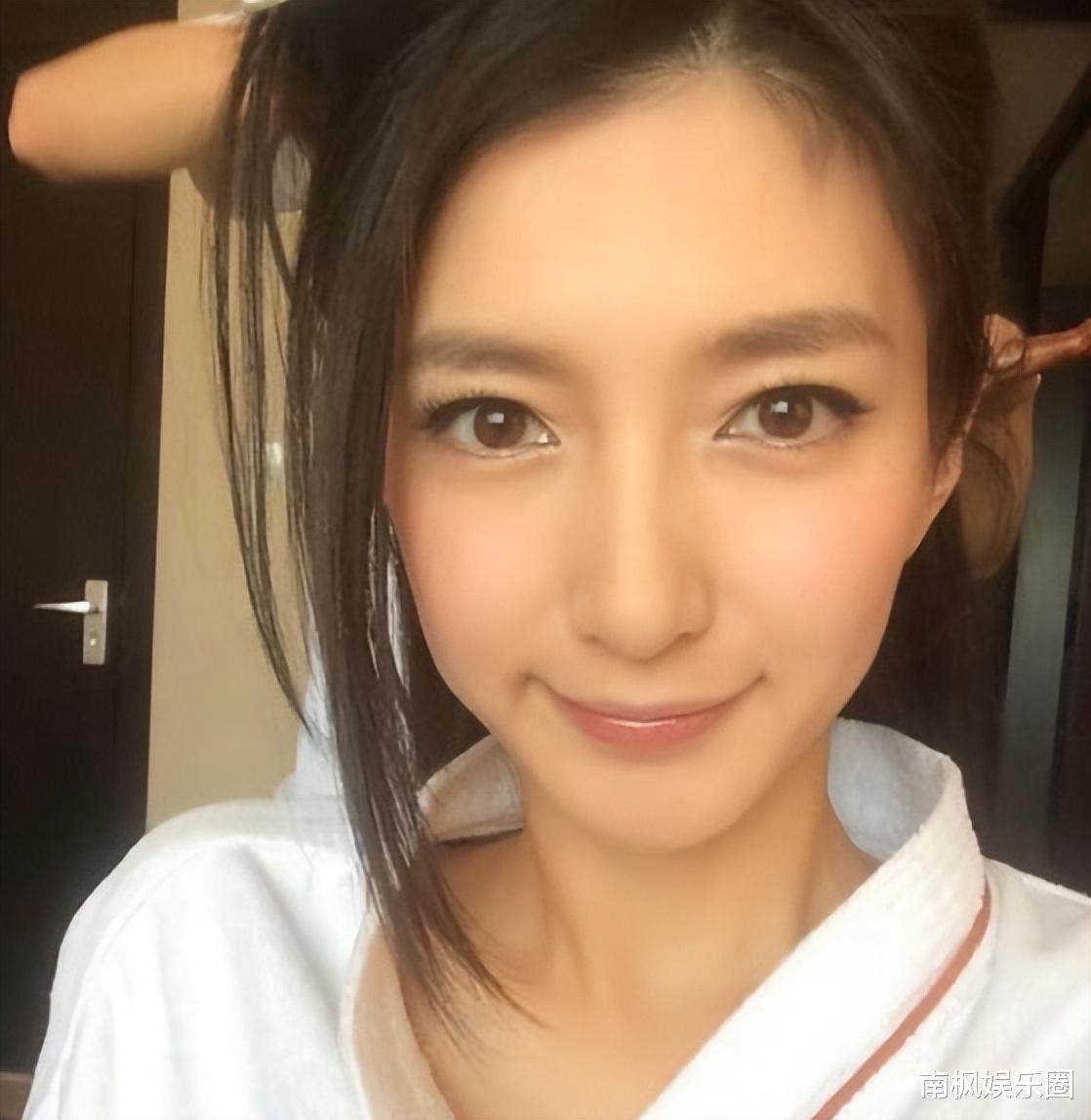 江疏影，被迫下桌