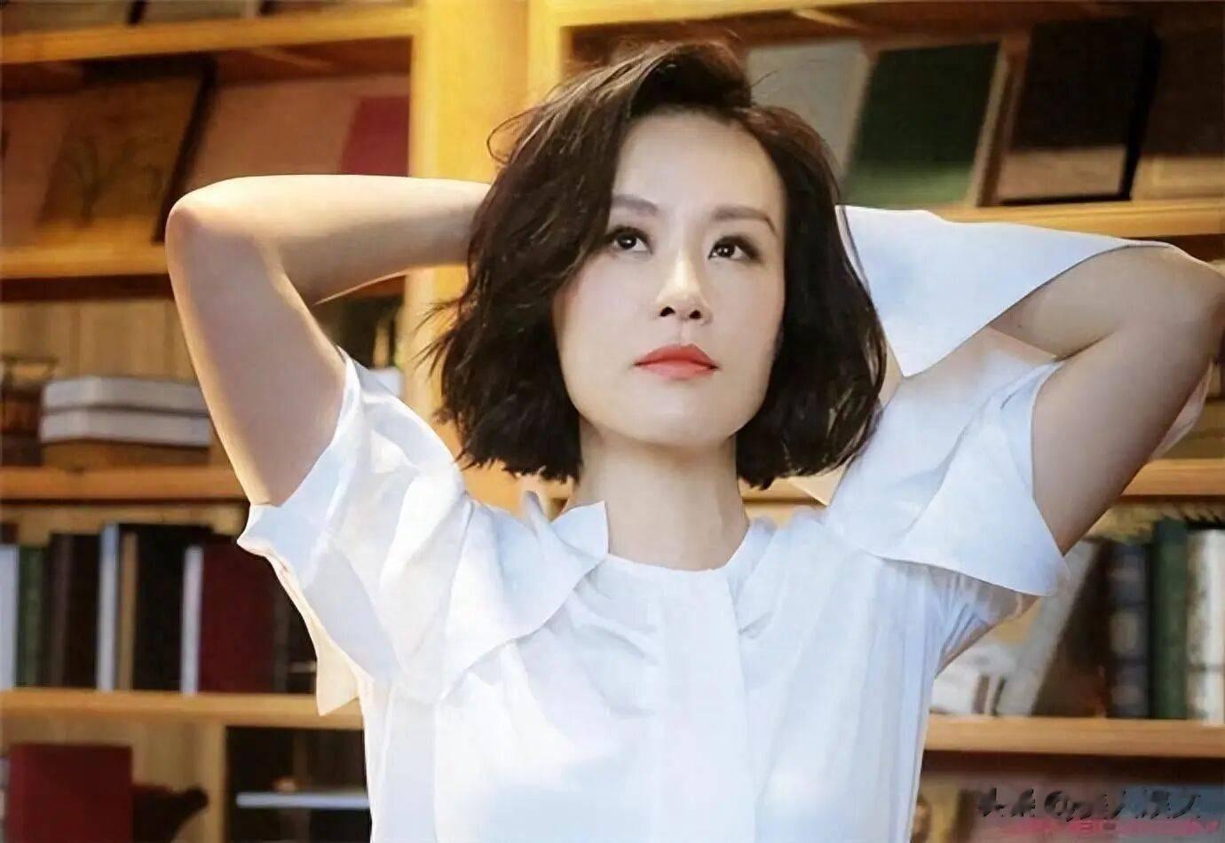 60岁邬君梅透露丈夫已病逝！两人结婚近30年，9次试管无亲生子女