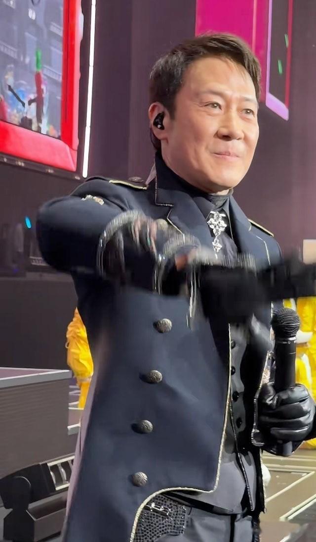 59岁黎明被封最真实天王演出状态逆天 网友：这是自然还是保养神话