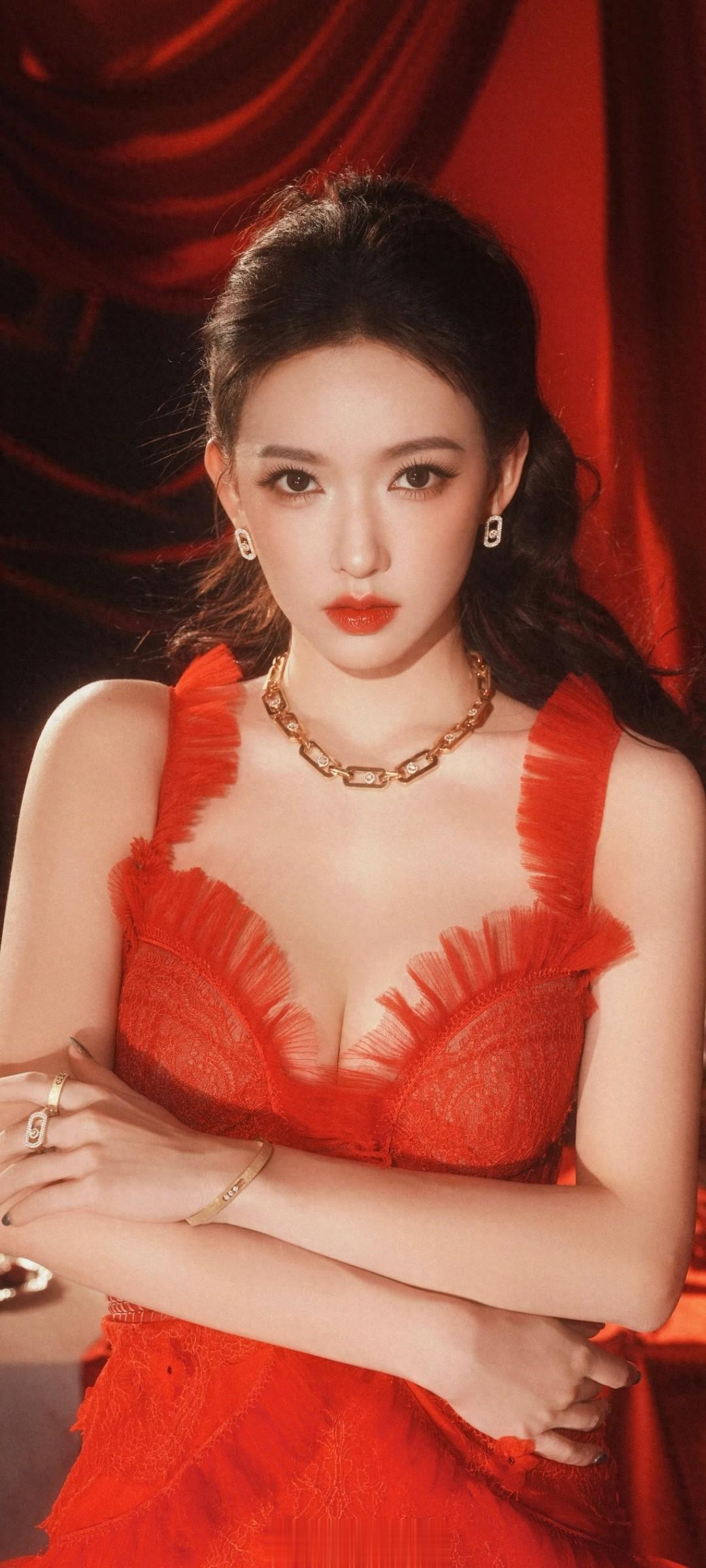 程潇微博之夜第二套造型出图，潇潇满分女来的\uD83D\uDCAF ???