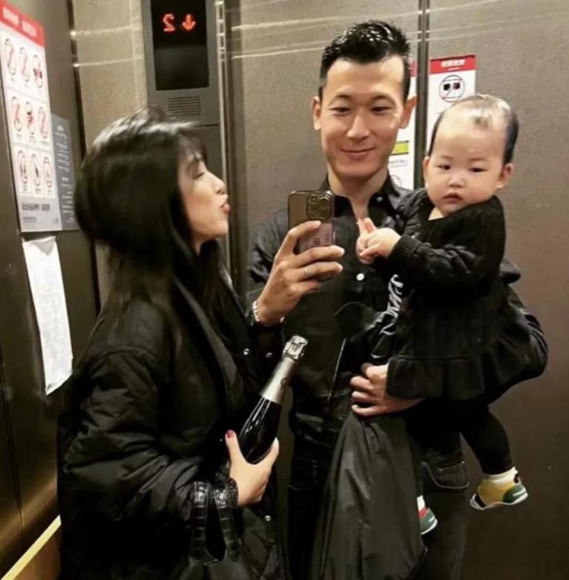 下嫁吞针！前任法拉利总裁，朱珠嫁普通人 5 年，终究还是输了？