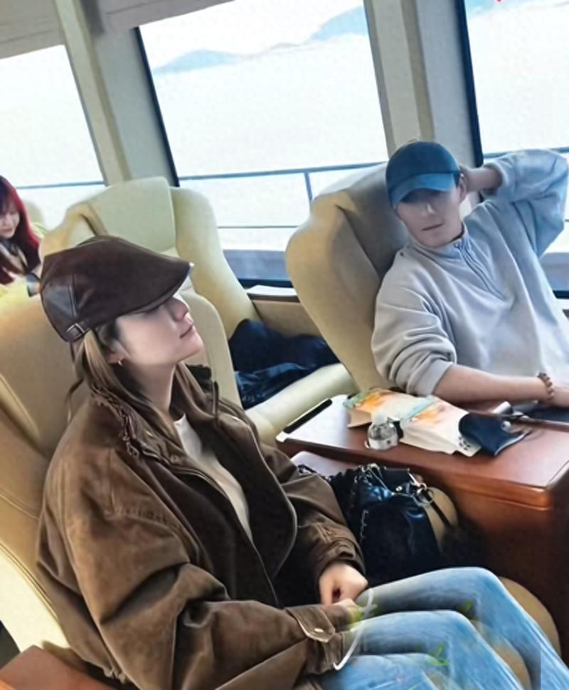 林峰夫妇带岳母浙江游,岳母出镜皮肤白皙漂亮,6岁女儿和外婆亲