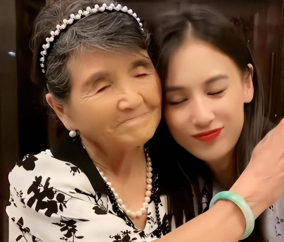 彻底撕破脸? 杨子带23岁新女友见母亲, 铜钱盆抢镜 黄圣依态度太意外
