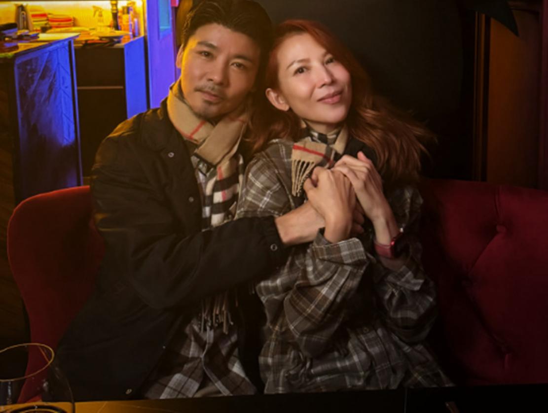 香港偶遇蔡少芬一家，没想到张晋这么矮，儿子戴眼镜才6岁就近视