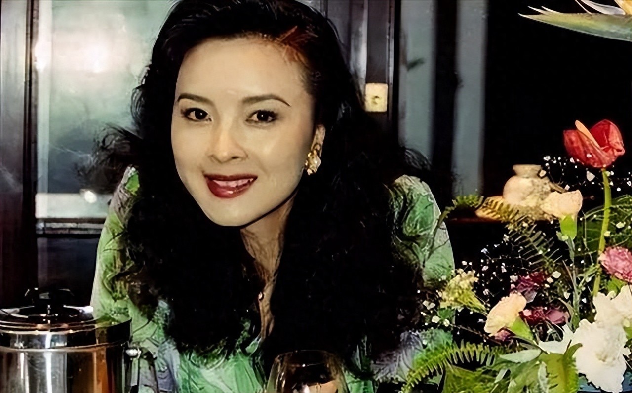 回国五天后安详离世!生前花20万美元盖学校,弥留之际包机回中国?