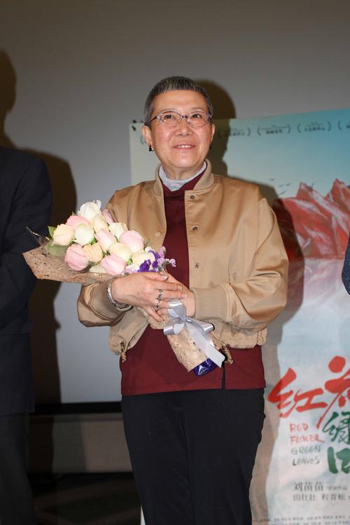 父亲是师长，哥哥是书记，她曾和张艺谋齐名，为何如今得了精神病