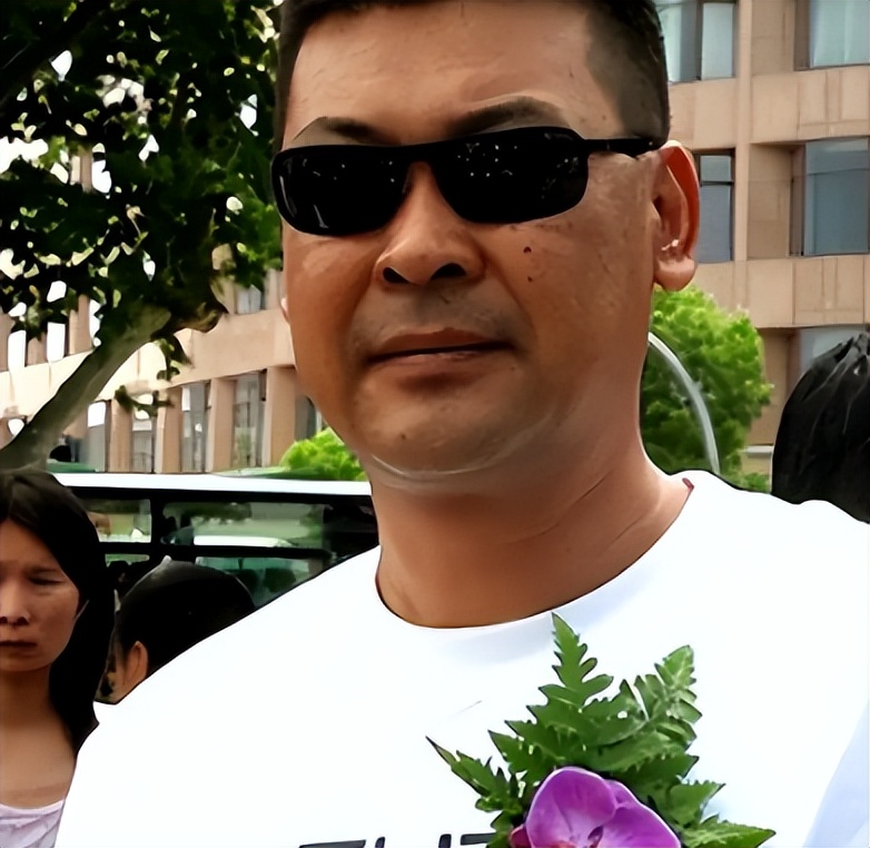 演员侯传杲:身患癌症,妻子突发车祸意外,如今他现状怎样了?