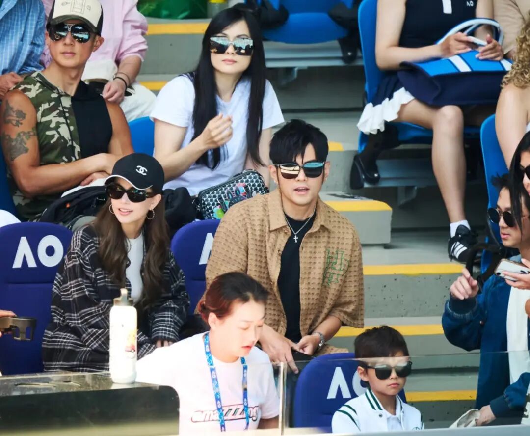 周杰伦儿子高清照曝光！8岁专挑爸妈优点长，眉眼带昆凌的混血感