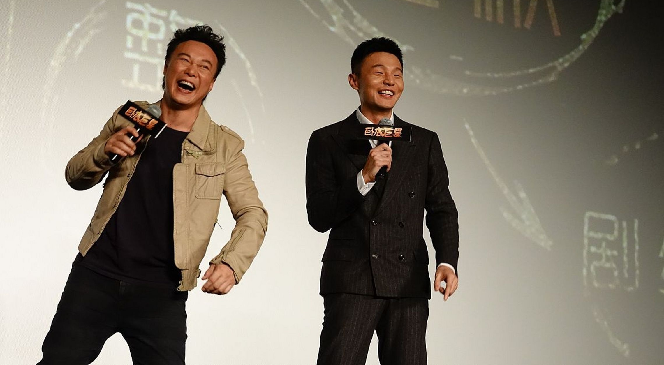陈奕迅现身单依纯深圳演唱会，表情引人注意，杨千嬅陈辉阳也在