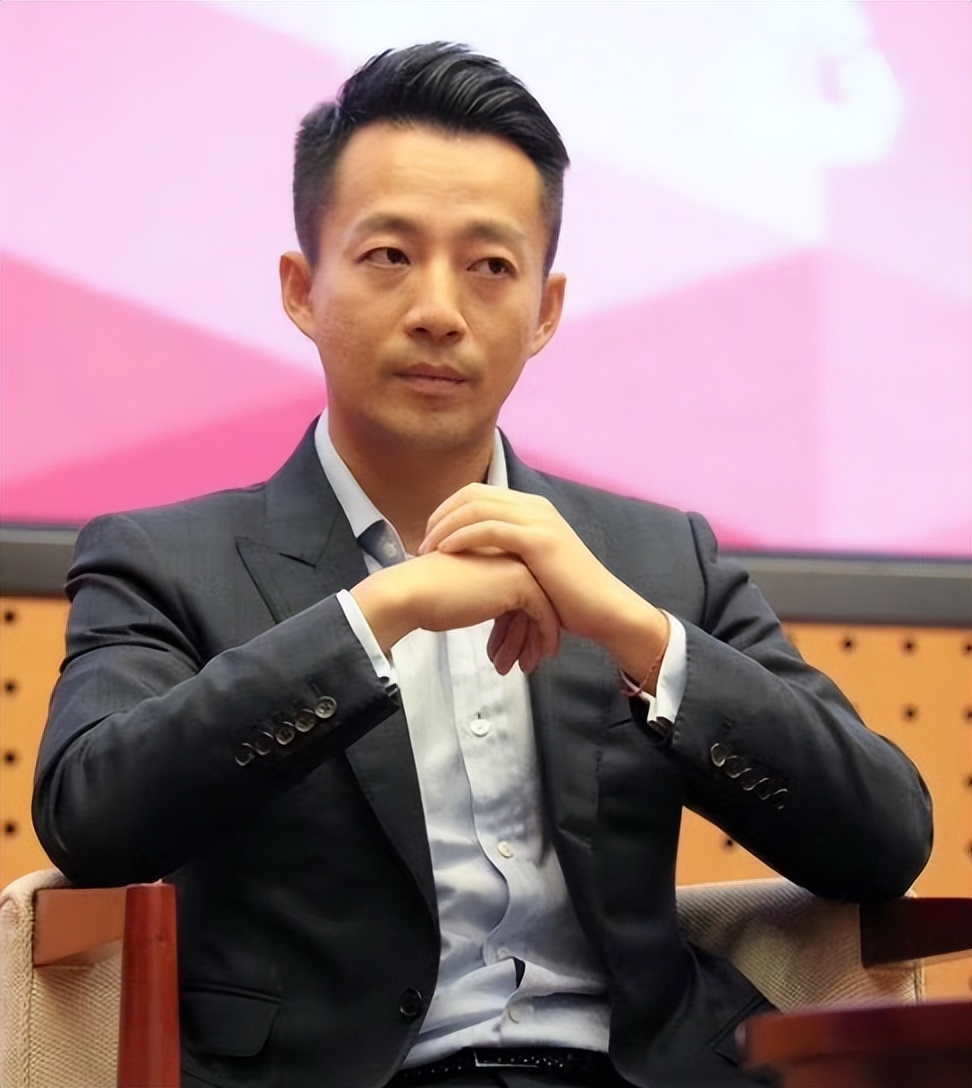 汪小菲喜得三胎，却意外暴露4件荒唐事，大S的话，终于有人信了
