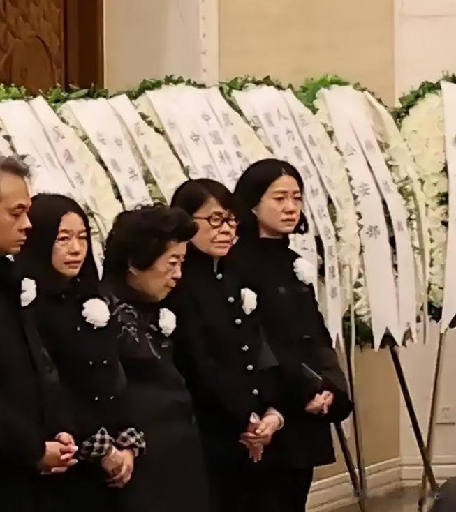 丧夫5月后，49岁翁帆官宣喜讯，恶心一幕出现 杨振宁“有苦难言”