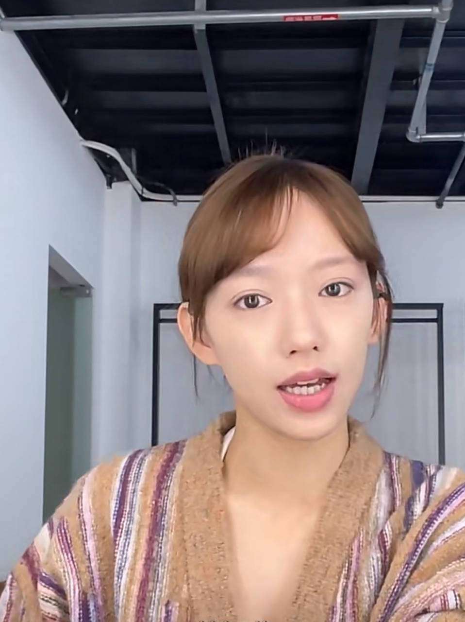 程潇被指换脸风波后首晒素颜!