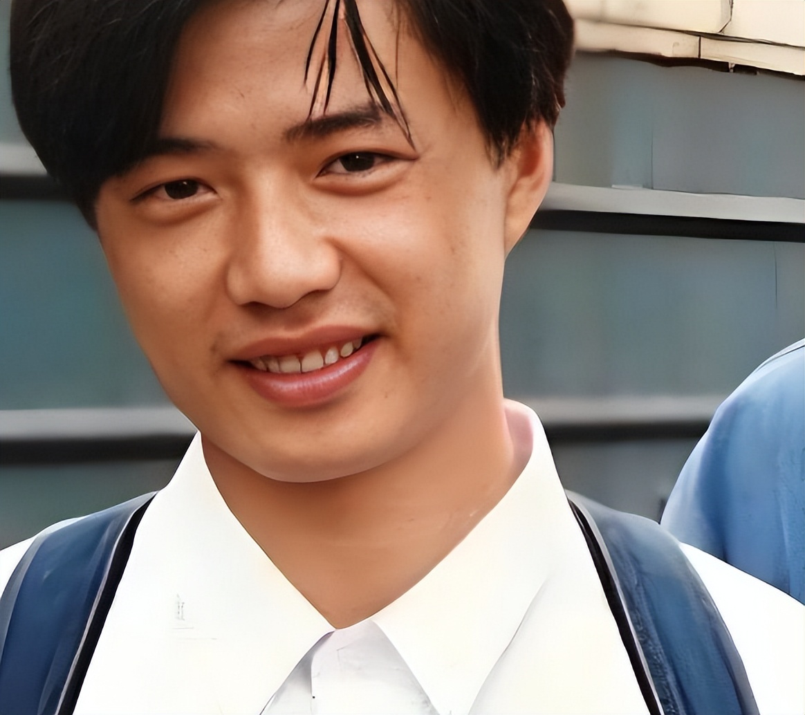 追了9年才娶了妻，因为妻子怕疼他做了12年丁克，余生只想宠着她