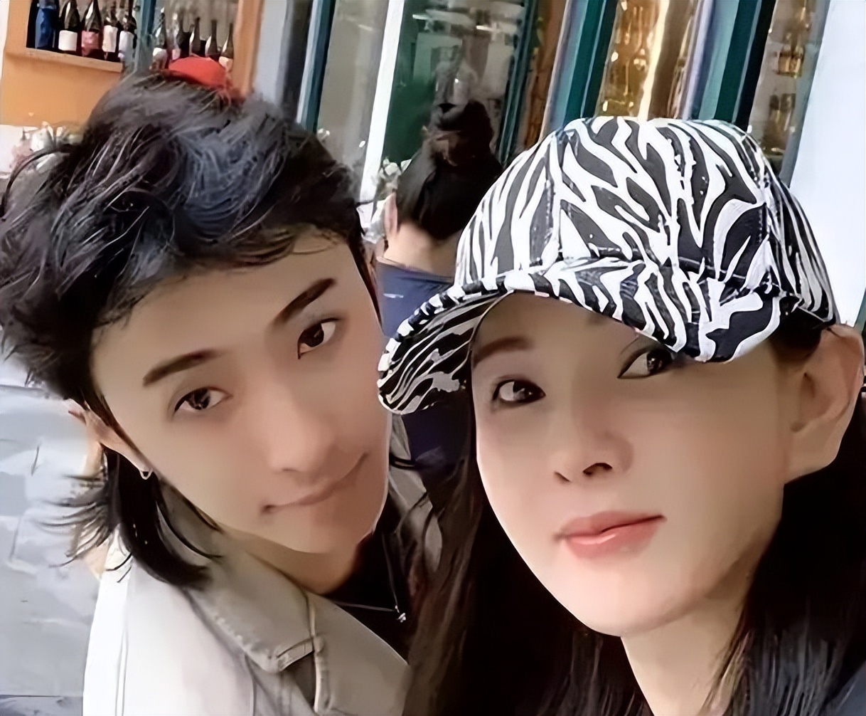 庾澄庆没想到，被儿子恩利亲手撕碎的体面，前妻伊能静一句话挽回