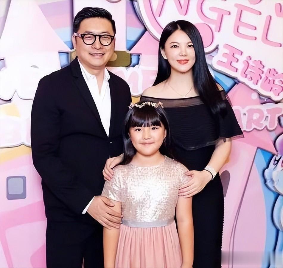 王诗龄终究为父母失败的婚姻买了单,明明16岁却比母亲还成熟