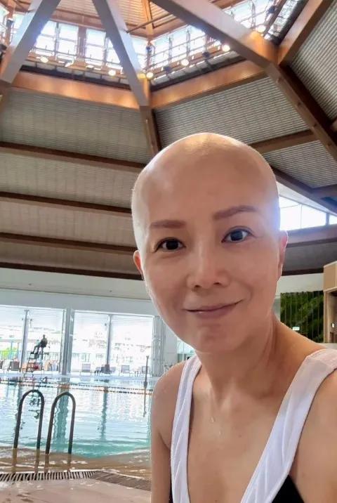 51岁前港姐积极抗癌!自爆被骗毕生积蓄,婉拒众筹低调变卖金器手袋