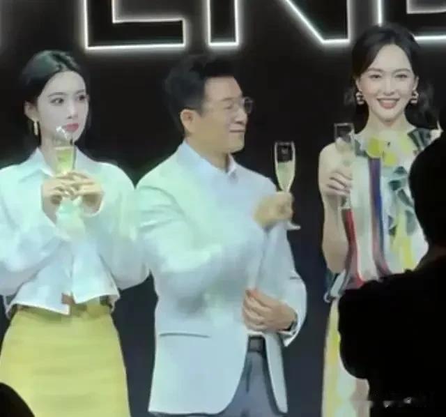 唐嫣稳站FendiC位，孟子义敬酒被当空气表情失控，娱乐圈太现实