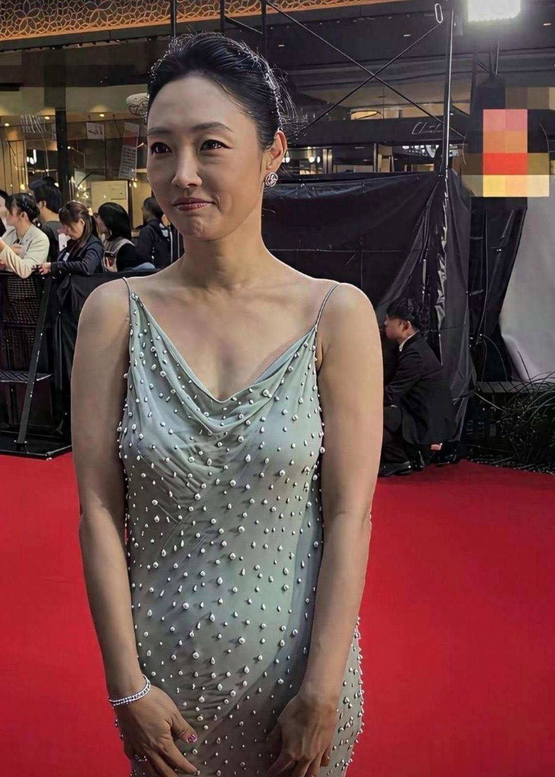 白百合这也算梨型身材了吧