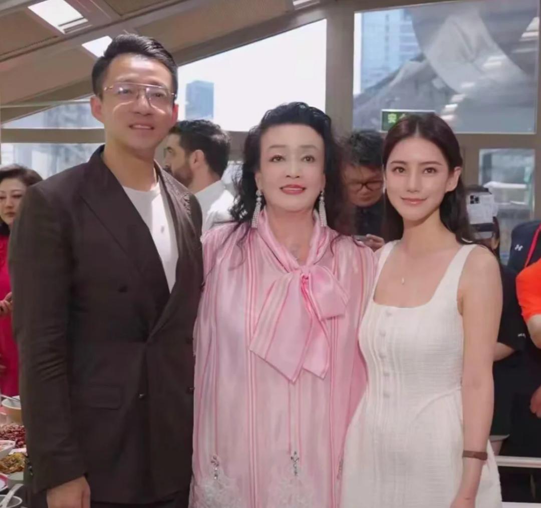 张兰回北京第4天,马筱梅回应6大争议,给汪小菲上了生动一课