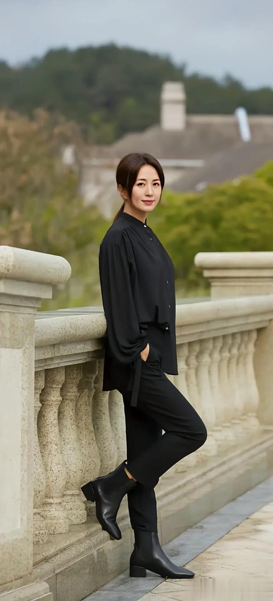 杨舒童写真鉴赏｜温婉雅致，落落大方