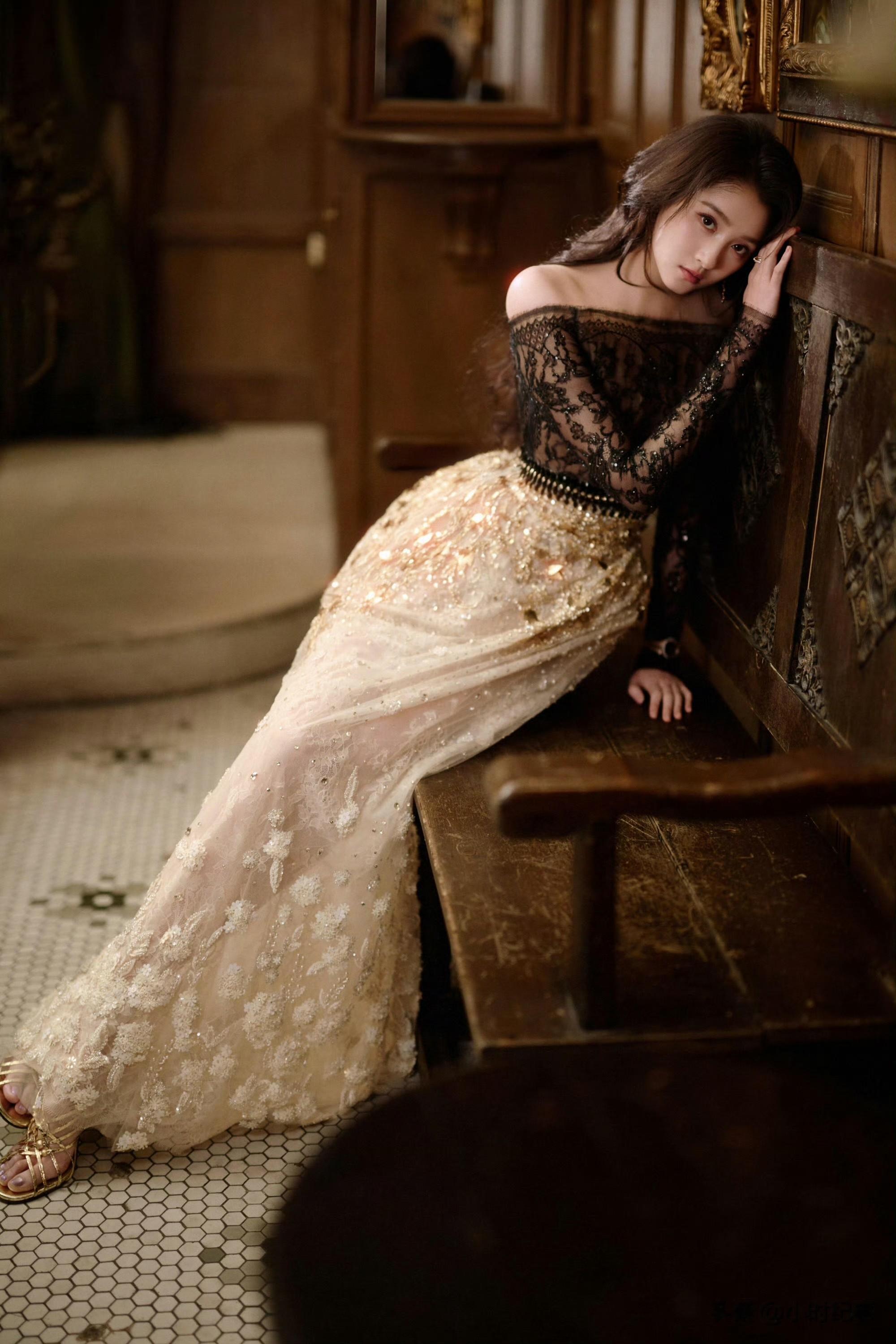 关晓彤｜脸变小了 ???？是化妆技巧升级了？还是新找的造型师有魔法？