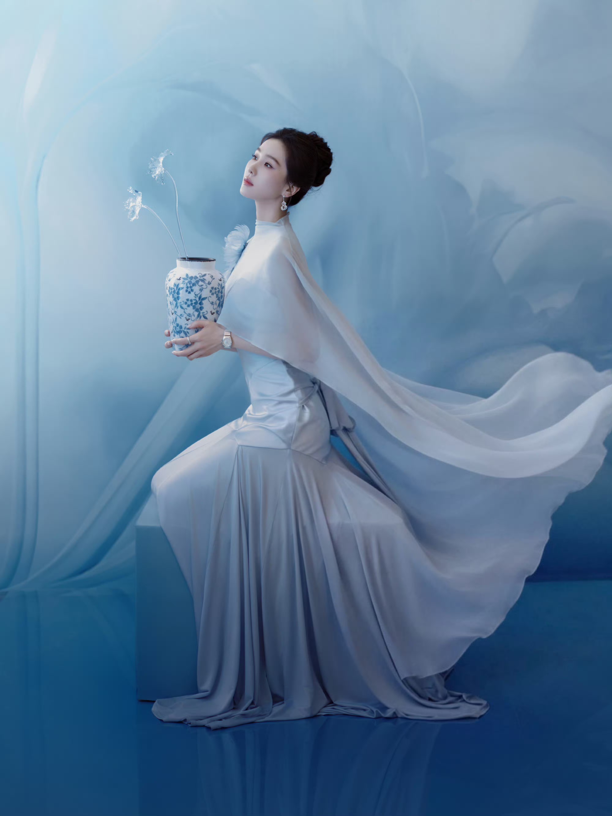 刘诗诗浅蓝轻纱连衣裙，女神降临