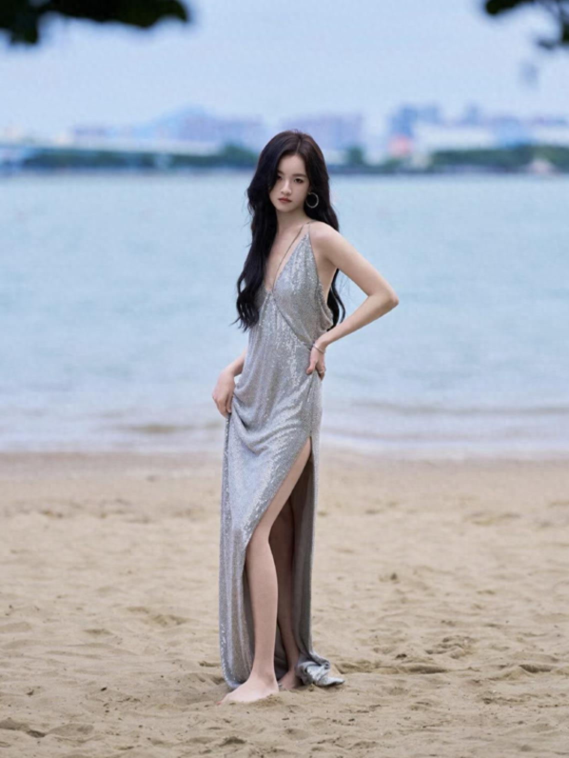 李庚希，甜美少女