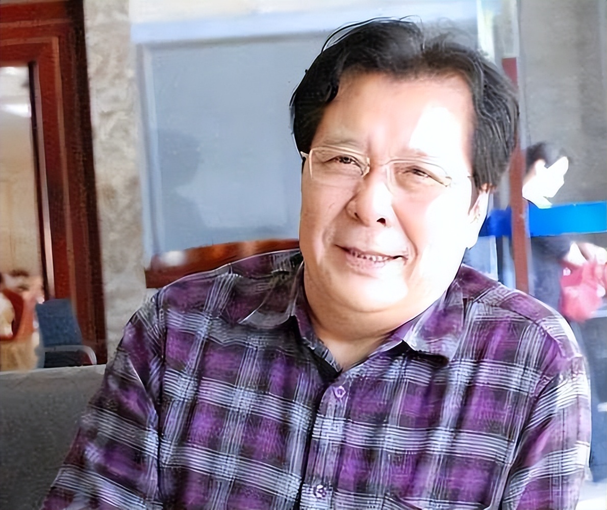 陈晓旭为他生下一女，如今早已退圈去广东当校长，74岁胖到不敢认