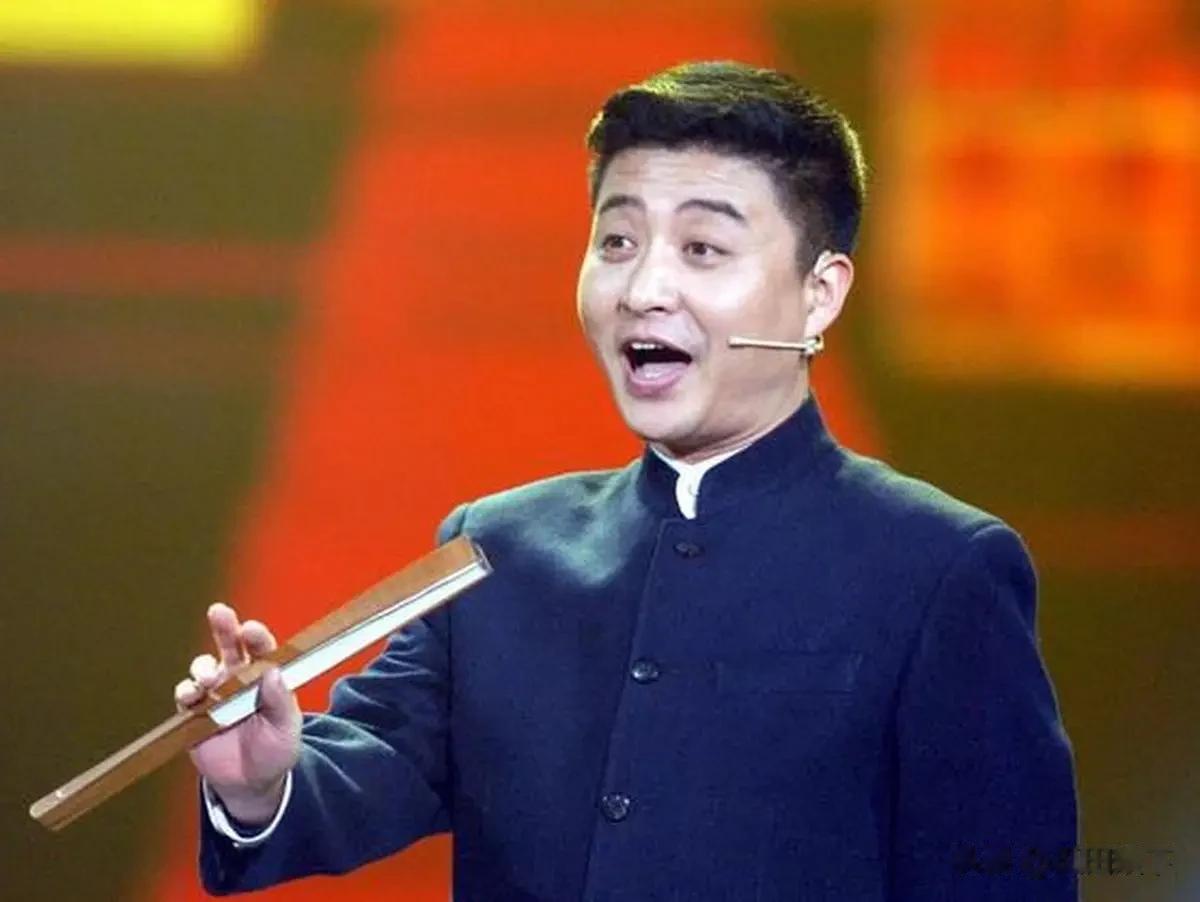 成于嘴、败于嘴，50岁就满头白发的周炜，如今的下场不值得同情