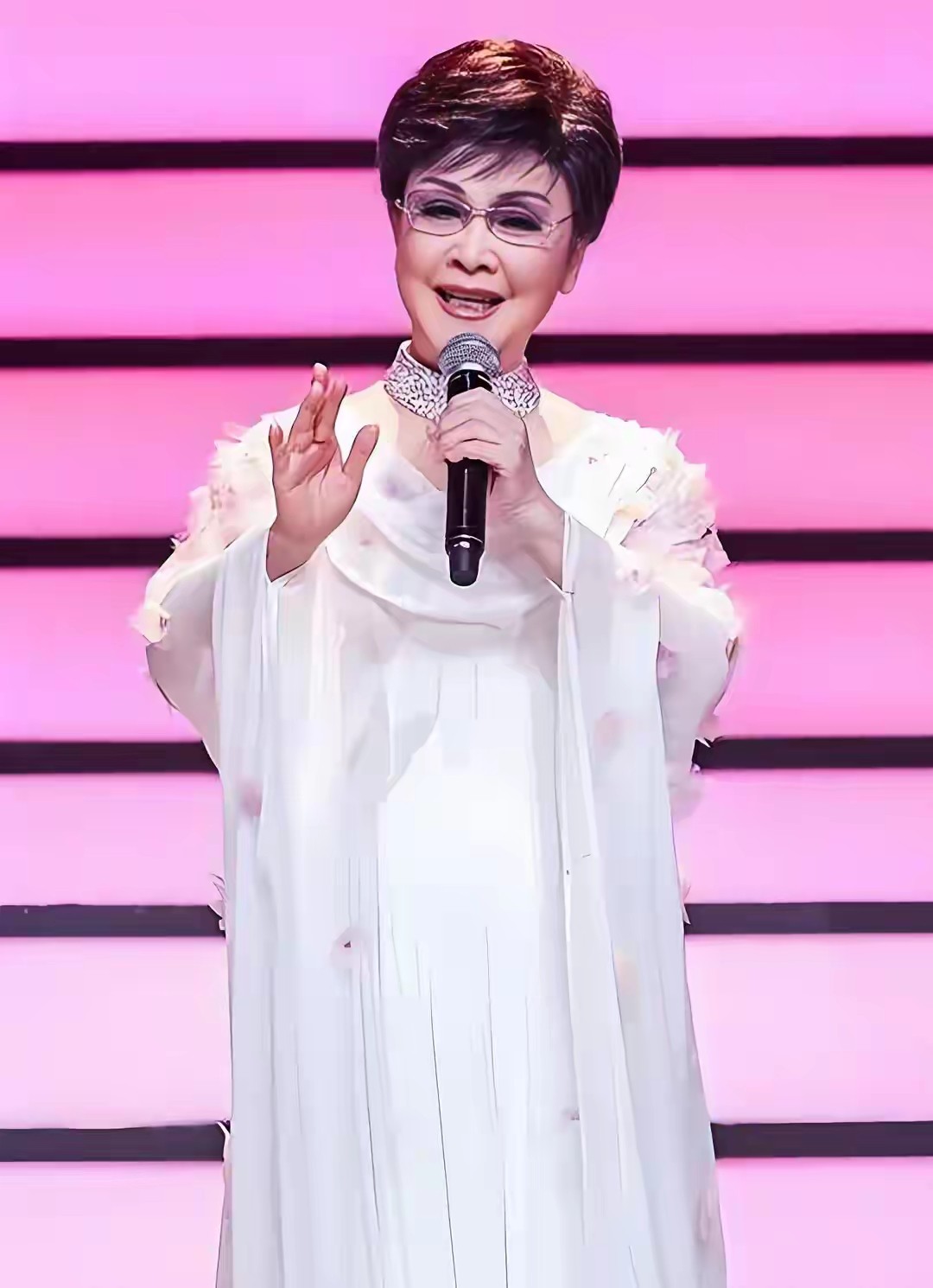 82岁李谷一：独生女儿49岁仍未婚，我对她有3大愧疚