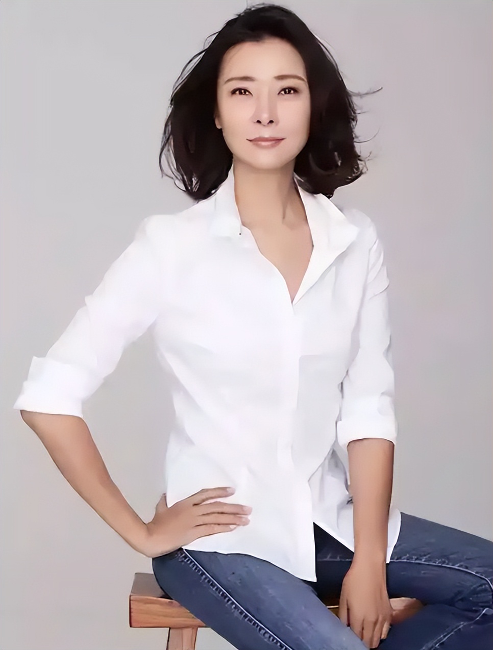 人前光鲜人后心酸！经历多段感情的柯蓝，如今53岁依旧孑然一身