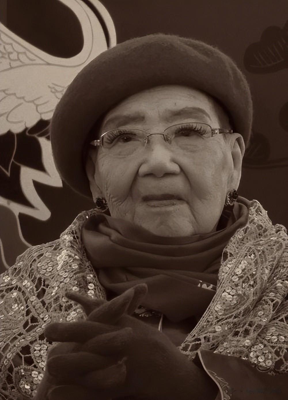 原来他就是嫩娘丈夫，恩爱40年76岁去世，妻子今100岁离世太遗憾