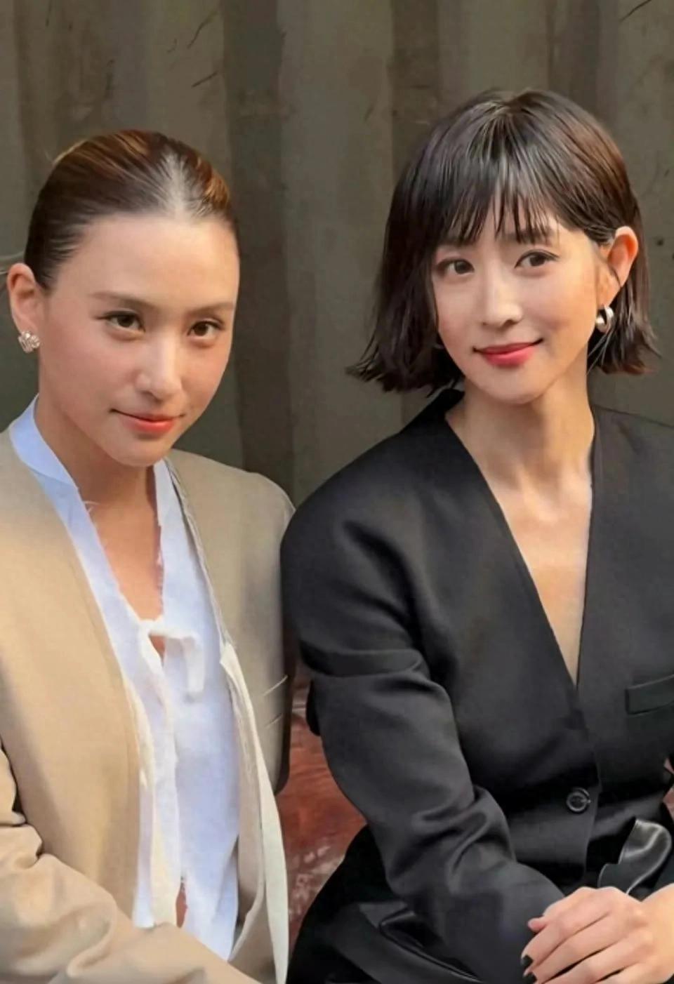 张钧甯换了“刘海短发”，同框穿衣大胆的何超莲，两个人都好美啊