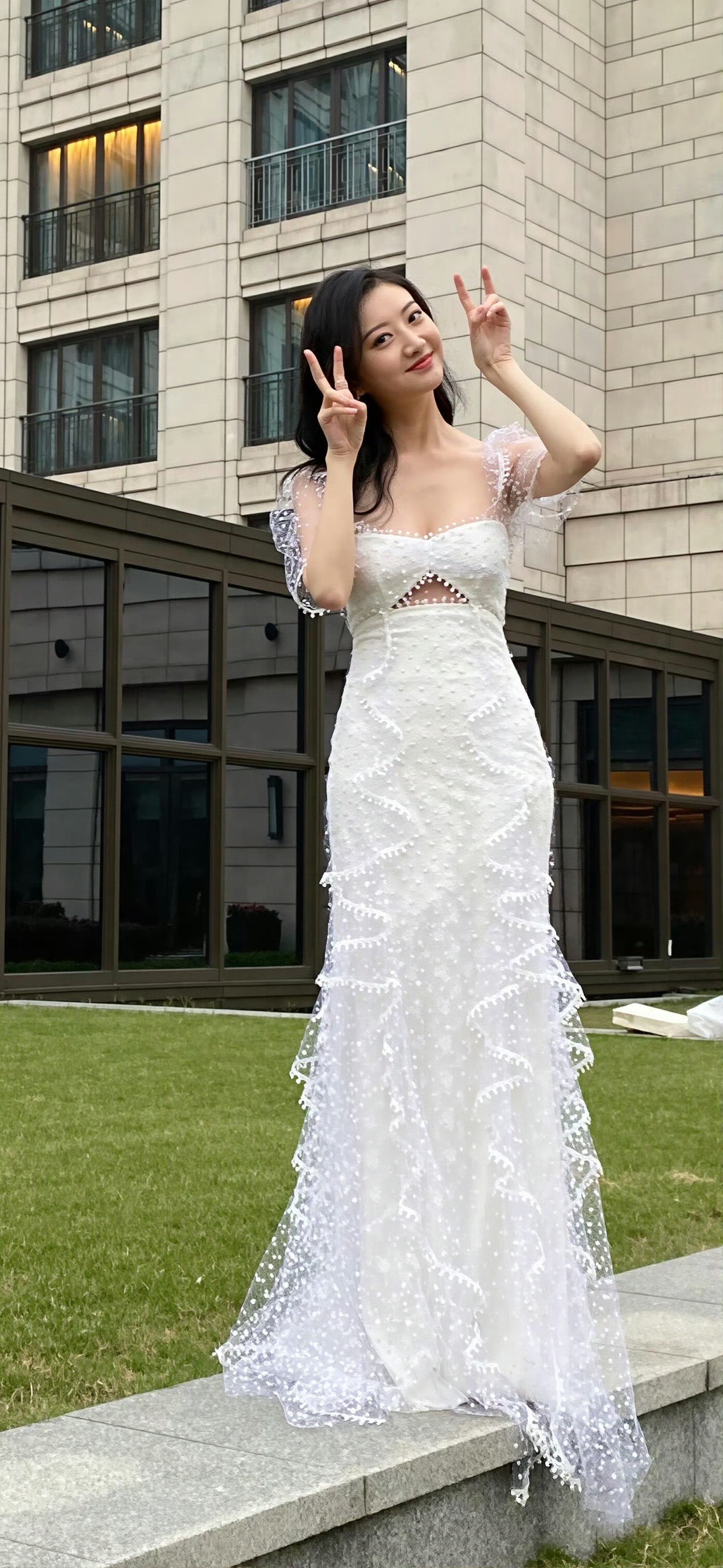 景甜白色纱裙,身材太好了