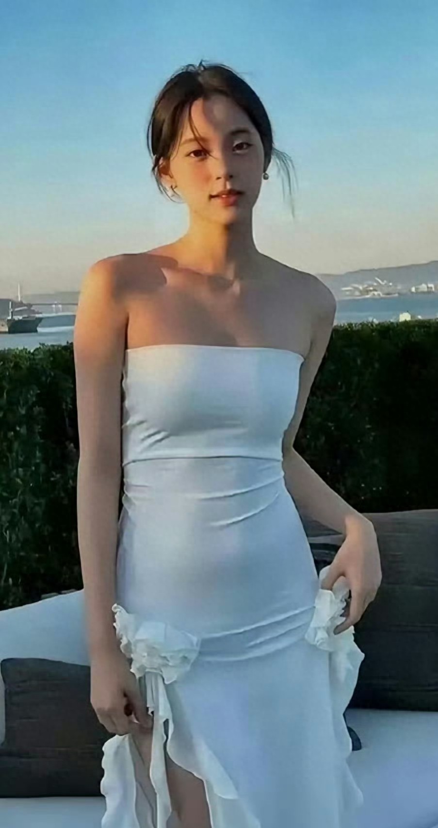 欧阳娜娜穿上露肩紧身裙，这身材绝了