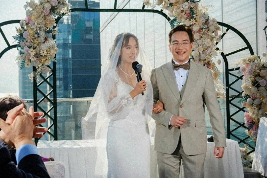 41岁TVB女星结婚！自称与丈夫恋爱1年多已认定对方是‘对的人’