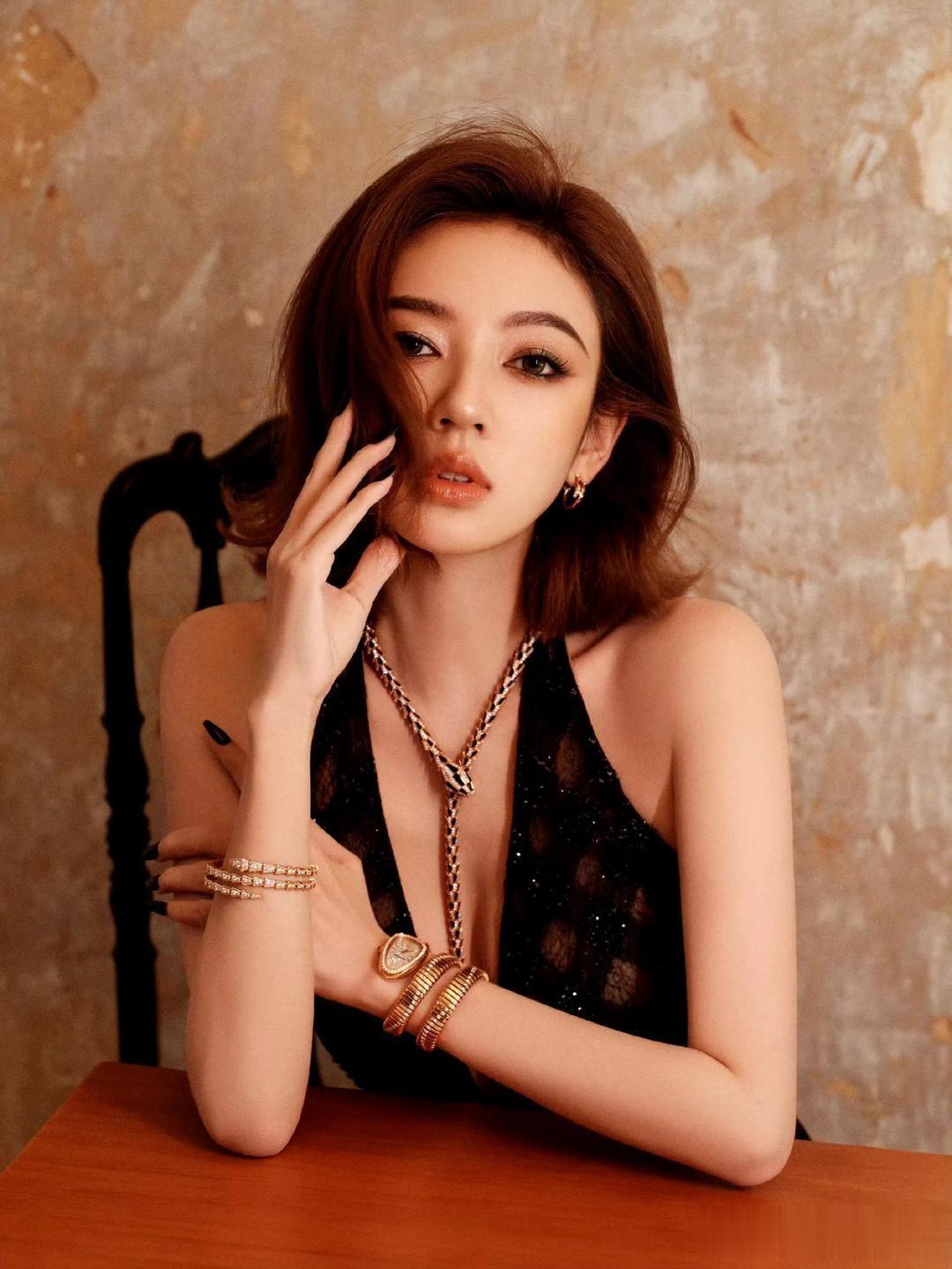何瑞贤：美的发光，就像块美玉