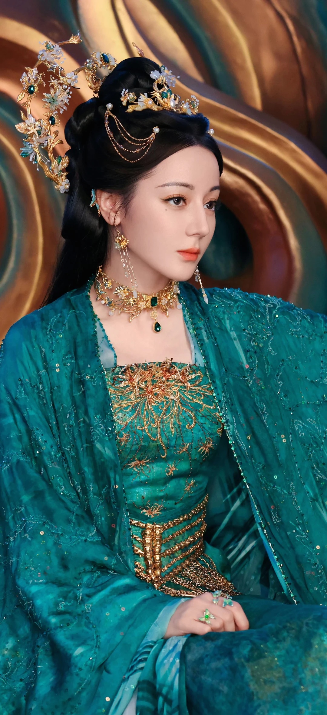 美女壁纸第5646期—迪丽热巴