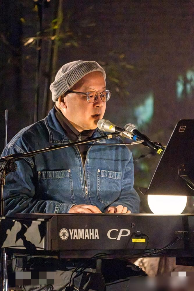 窦唯低调开唱，新音乐优雅动听十分玄妙，支持者依旧很多