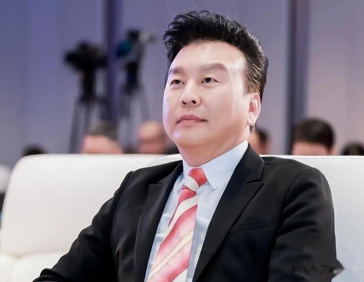 老婆跑了、儿子丢了、工作没了，主持人张泽群身上的谣言太荒唐