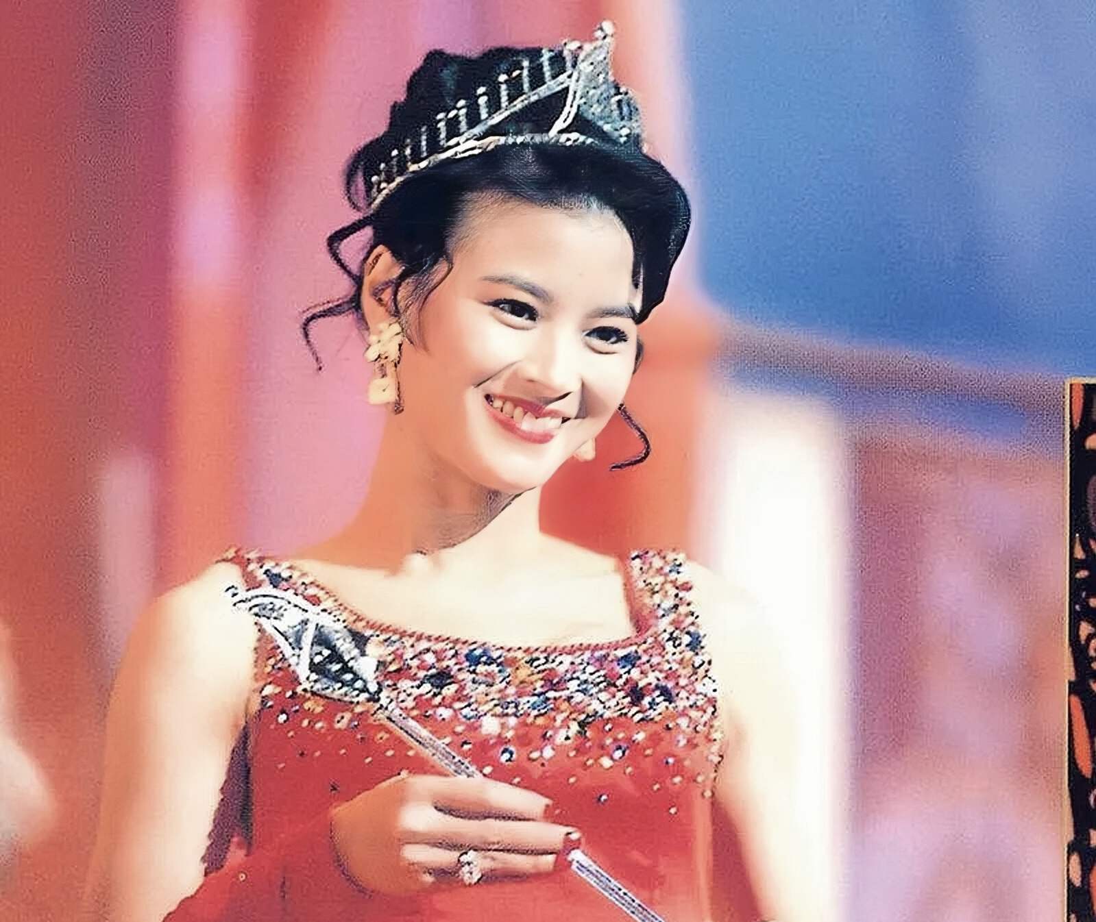 恭喜！香港知名演员迎来黄昏恋，公开男友正脸照，对再婚充满憧憬