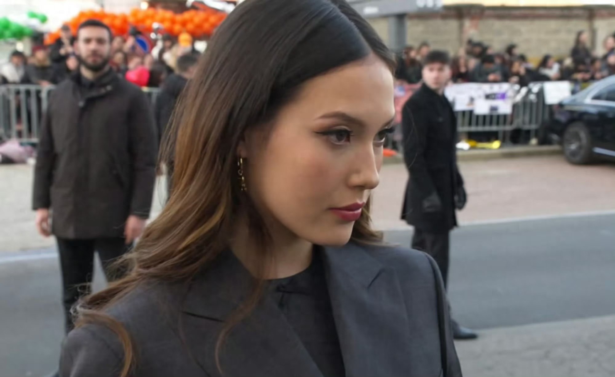 网友：谷爱凌也来 Prada 看秀了，气场十足