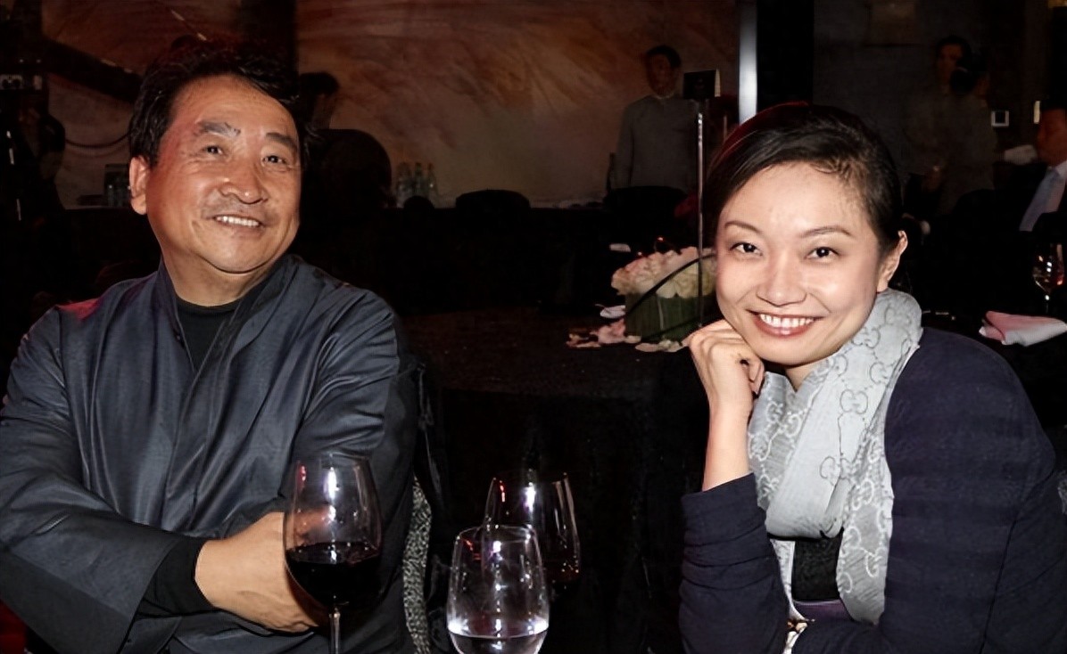 人前光鲜人后心酸，75岁总往国外跑的姜昆，女儿姜珊成了\心病\