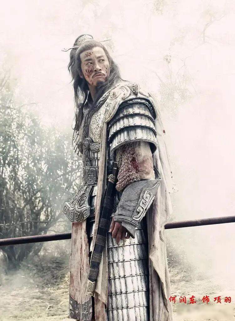 何润东现身宿迁，没穿盔甲却引发争议，他选择退一步守护项羽