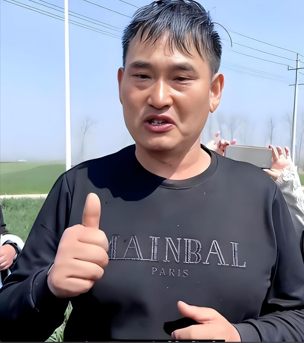纳税破亿？跳楼身亡？出轨儿媳？“大衣哥”朱之文身上谣言太离谱