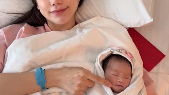 汪小菲官宣三胎出生：带好这三娃，晒马筱梅母子合照，汪父也露面